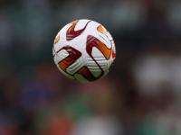 原创法兰克福踢法大开大合更具攻击性，科隆近7轮难求一胜令人担忧